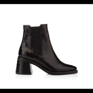 reike nen snake skin chelsea boot lightly worn